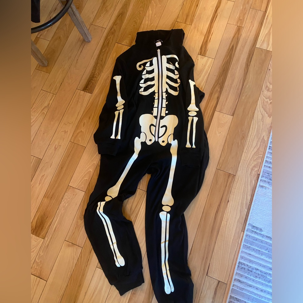 Men’s XL skeleton onesie